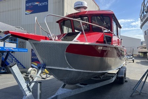 24ft Hewescraft Yacht For Sale