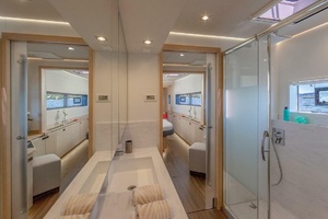 2024 Fountaine Pajot Alegria 67 thumbnail 26