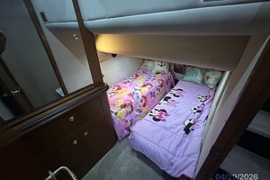 2000 Cruisers Yachts 4450 thumbnail 53