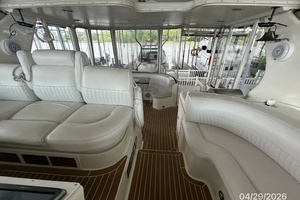 2000 Cruisers Yachts 4450 thumbnail 19