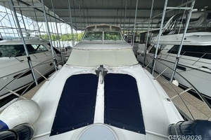 2000 Cruisers Yachts 4450 thumbnail 9