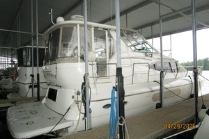 2000 Cruisers Yachts 4450 thumbnail 3