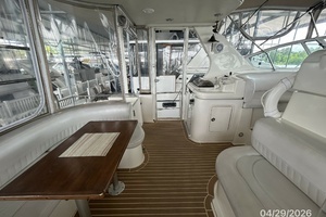 2000 Cruisers Yachts 4450 thumbnail 24