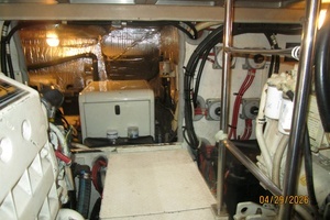 2000 Cruisers Yachts 4450 thumbnail 56