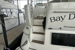 2000 Cruisers Yachts 4450 thumbnail 16