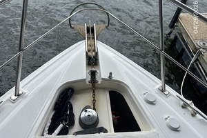 2000 Cruisers Yachts 4450 thumbnail 6