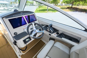 Veronica 32ft Boston Whaler Yacht For Sale