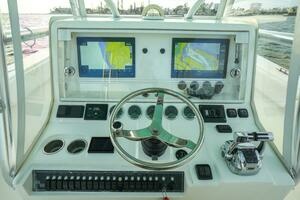 2013 SeaVee 390 thumbnail 23