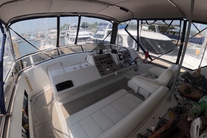 2000 Carver 406 Motor Yacht thumbnail 23