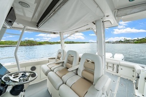 2018 Boston Whaler 380 Outrage thumbnail 11