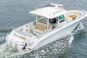 2018 Boston Whaler 380 Outrage thumbnail 1