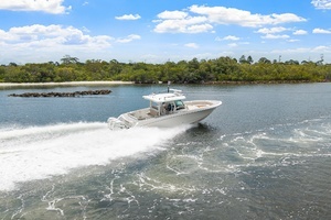 2018 Boston Whaler 380 Outrage thumbnail 41
