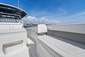 2020 Jupiter 43 SF MENACE Bow Seating