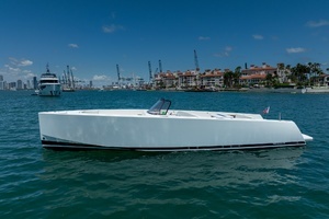 2014 VanDutch 40 thumbnail 6