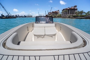 2014 VanDutch 40 thumbnail 20