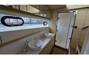 2025 Aquila 54 YACHT thumbnail 35