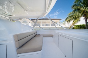 2017 Hatteras 54 GT thumbnail 17