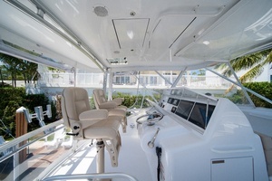 2017 Hatteras 54 GT thumbnail 11