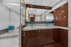 70FT (21.34M) OCEAN ALEXANDER
