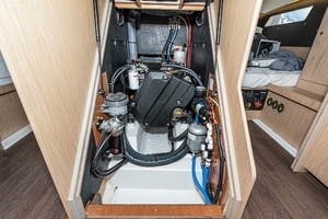 2018 Beneteau Oceanis 41.1 thumbnail 34