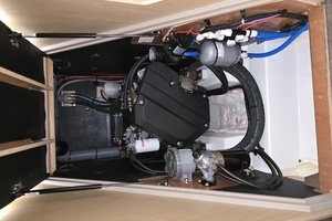 2018 Beneteau Oceanis 41.1 thumbnail 30