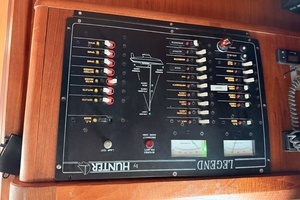 1990 Hunter 37.5 thumbnail 9