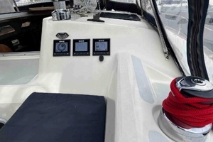 1990 Hunter 37.5 thumbnail 15
