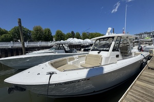 32ft Pursuit Yacht For Sale