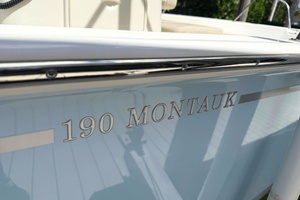 19ft Boston Whaler Yacht For Sale