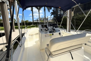 19ft Boston Whaler Yacht For Sale
