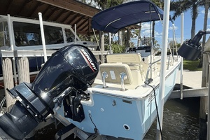 19ft Boston Whaler Yacht For Sale