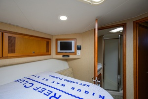 2003 Cabo 48 Flybridge thumbnail 17