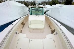 2011 Grady-White thumbnail 9
