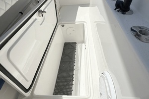 33ft Prowler Yacht For Sale