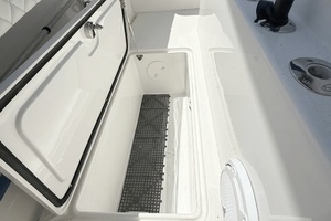 2015 Prowler 31CC thumbnail 24