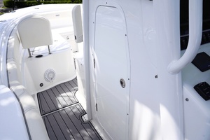 Photo 6080356 for 2025 Sea Hunt Ultra 305SE  