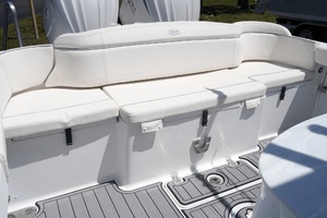 Photo 6080330 for 2025 Sea Hunt Ultra 305SE  