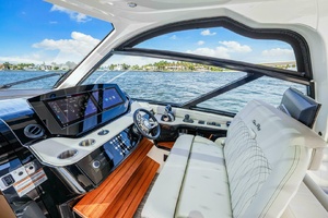 2022 Sea Ray 370 Sundancer