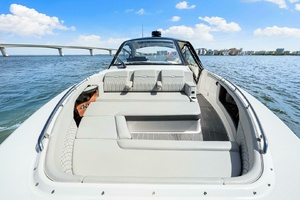 2022 Sea Ray 370 Sundancer