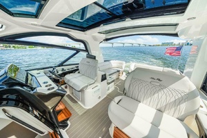 2022 Sea Ray 370 OB 