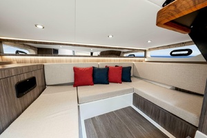 2022 Sea Ray 370 OB 