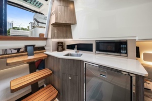 2022 Sea Ray 370 OB 