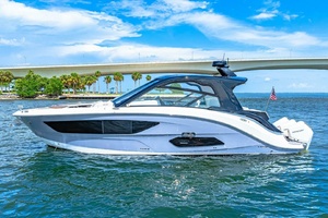 2022 Sea Ray 370 OB 