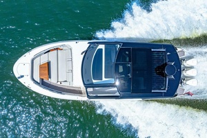 2022 Sea Ray 370 OB 