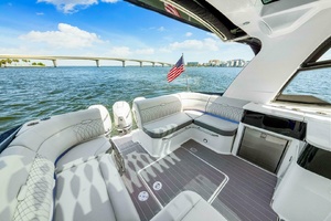 2022 Sea Ray 370 Sundancer