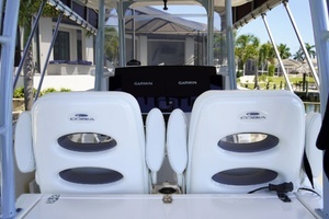 2023 Cobia 320CC thumbnail 25