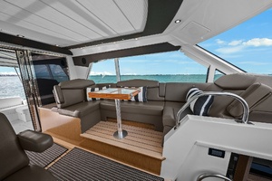 2014 Cruisers Yachts 48 Cantius thumbnail 13