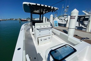 28ft Reef Runner Yacht For Sale