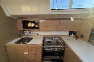 Wave Dancer 38ft Bavaria Yacht For Sale