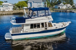 2009 Mainship Expedition 40 thumbnail 2